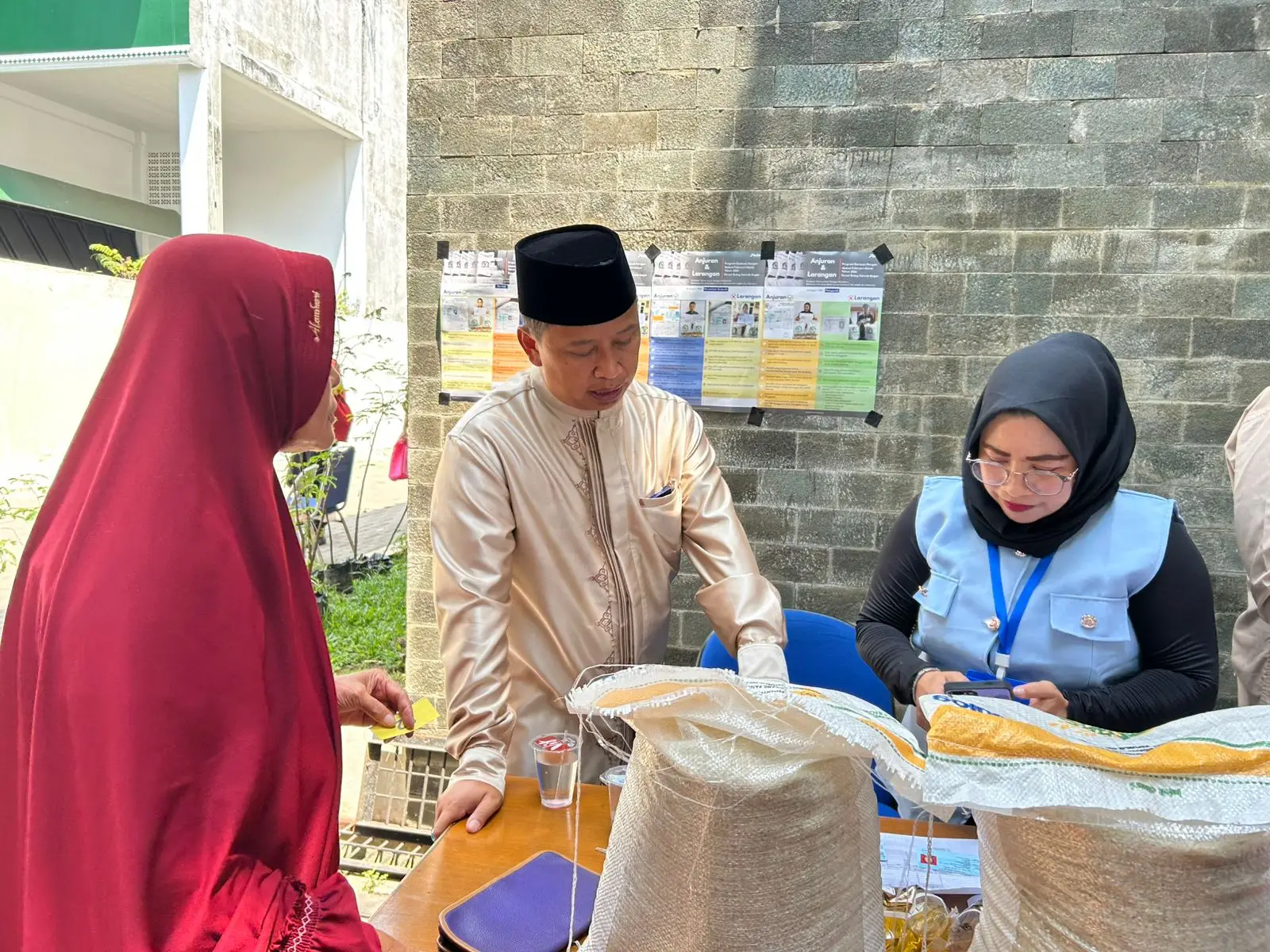 Tinjau Penyaluran Bansos PKH di Kelurahan Depok Jaya, Supian Suri Pastikan Berjalan Lancar