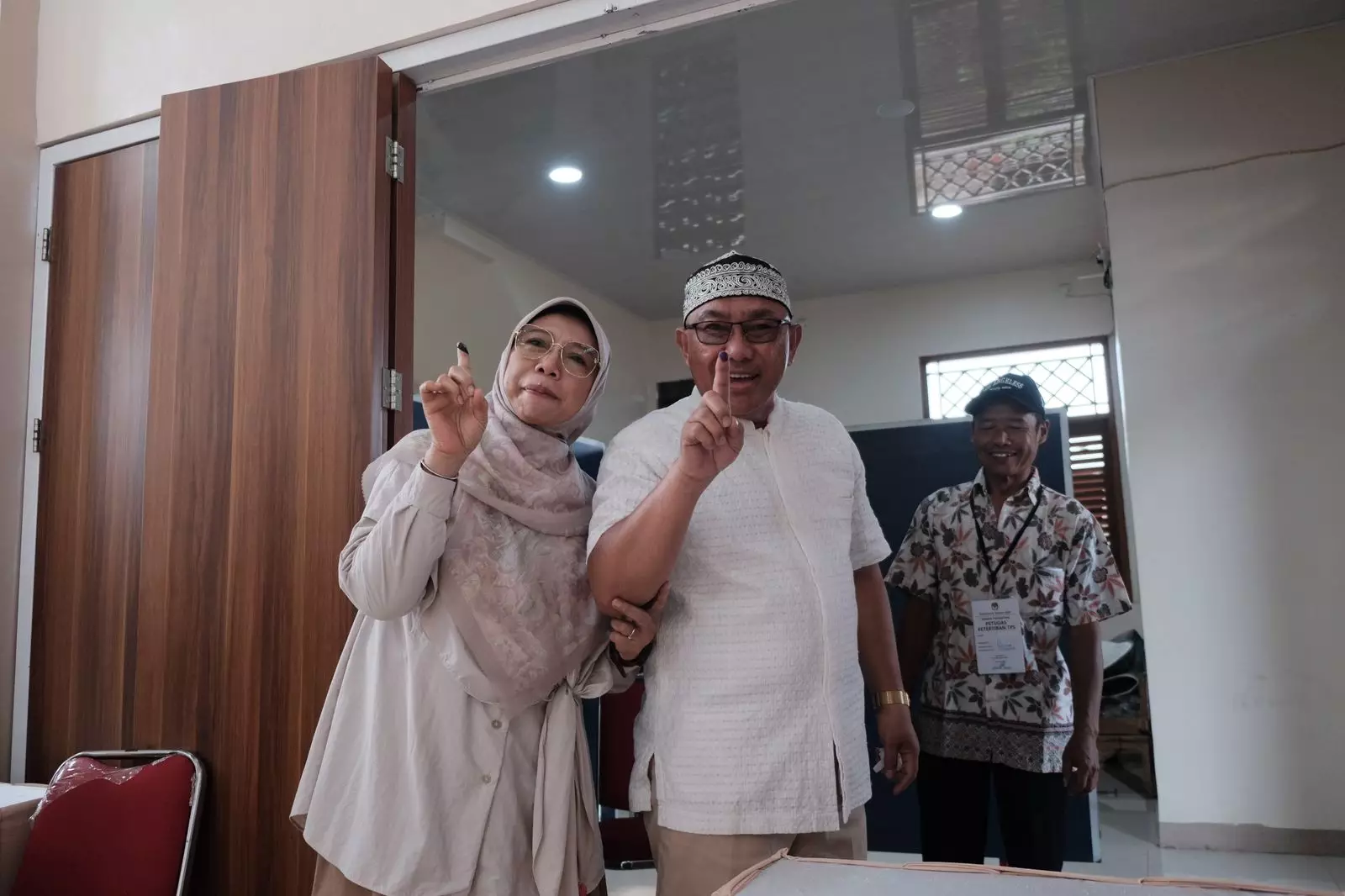 Nyoblos Bareng Istri, Wali Kota Depok Ajak Warga Datang ke TPS