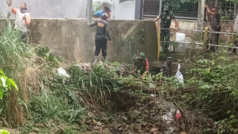 Ikuti Karya Bakti, DPUPR Kerahkan Satu Regu Satgas