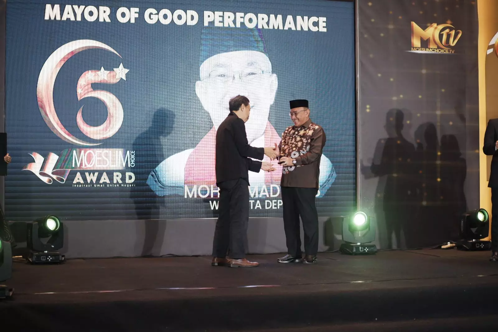 Wali Kota Depok Dianugerahi Mayor Of Good Perfomance dari MoeslimChoice Awards 2022