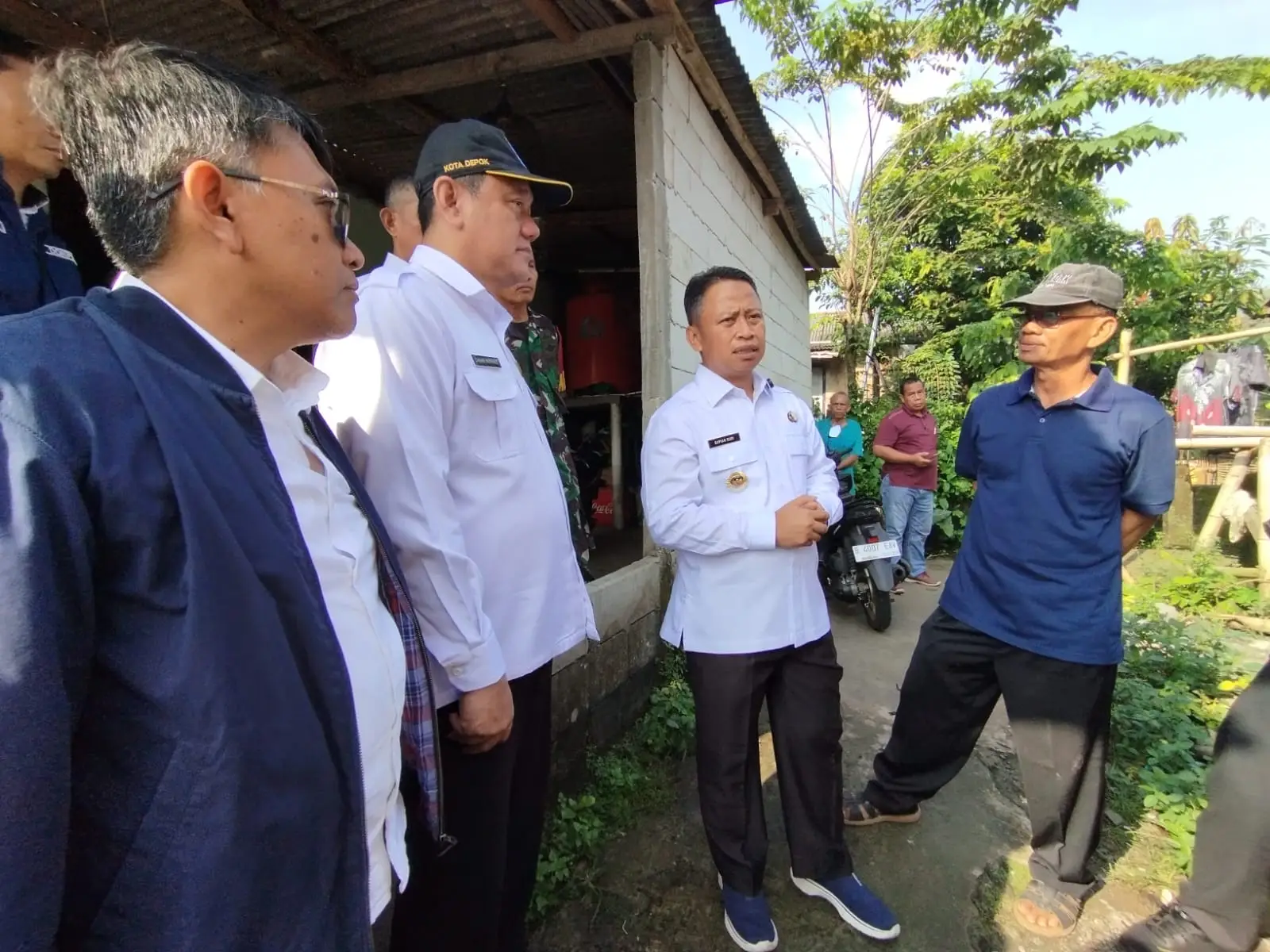 Tinjau Rumah Tidak Layak Huni di Kalimulya, Wali Kota Depok Upayakan Rehabilitasi