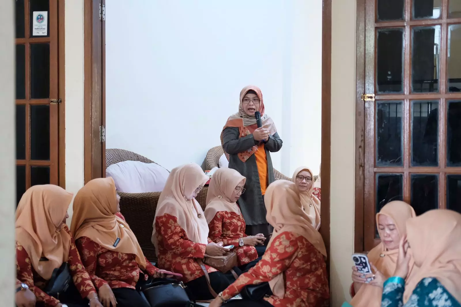 DWP Depok Belajar Wirausaha Bersama Rumah Produksi Olahan Singkong di Beji