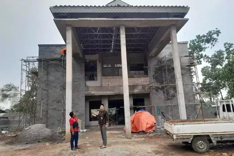 Pembangunan Kantor Kelurahan Dumek Ditargetkan Rampung Tepat di Hari Pahlawan