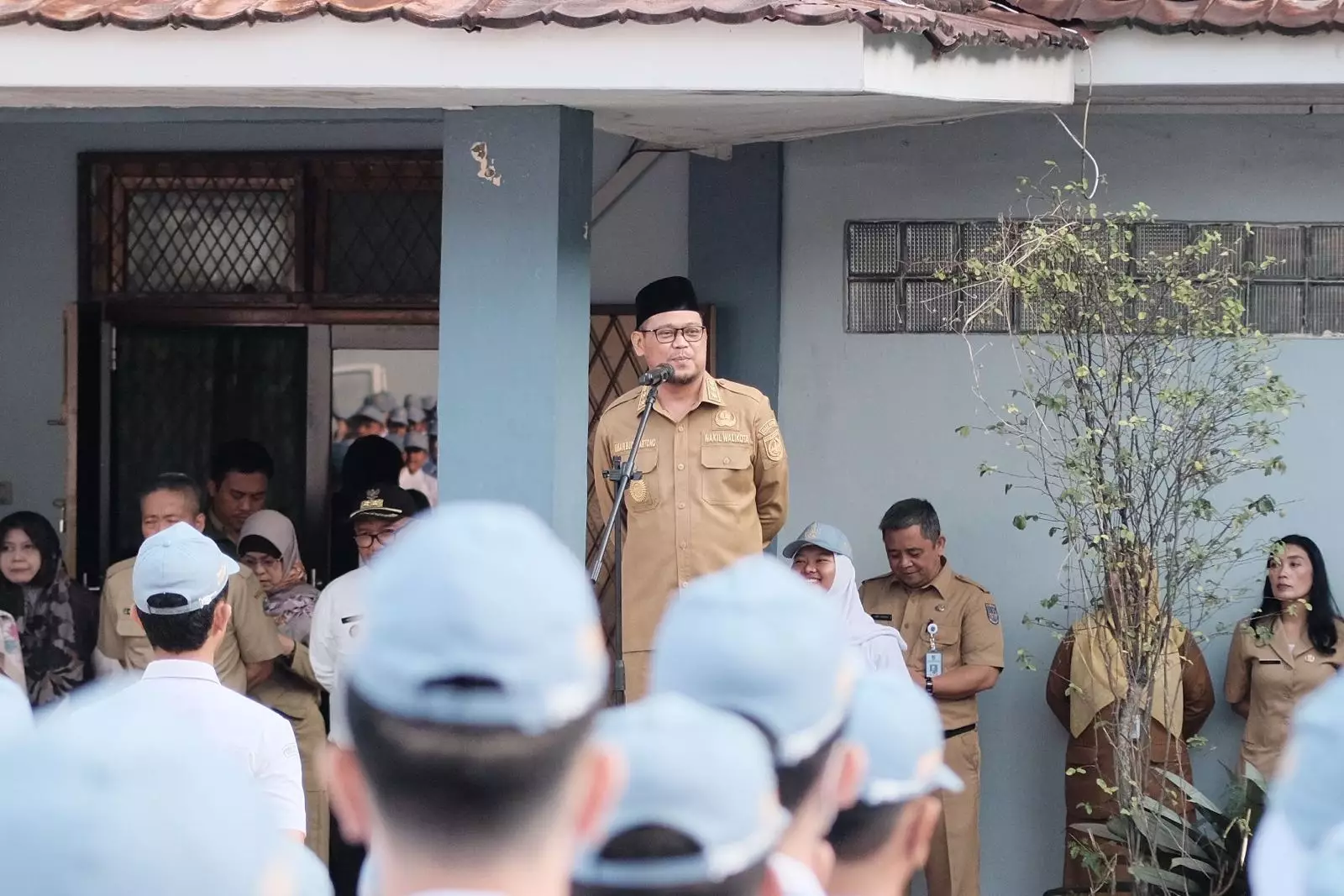 Jadi Pembina Upacara di SMAN 8 Depok, Bang Imam Sampaikan Sejumlah Wejangan