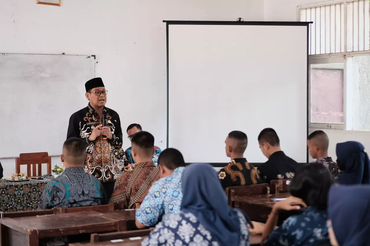 Wakil Wali Kota Sosialisasikan Perekaman KTP-el ke Siswa SMK Negeri 4 Depok