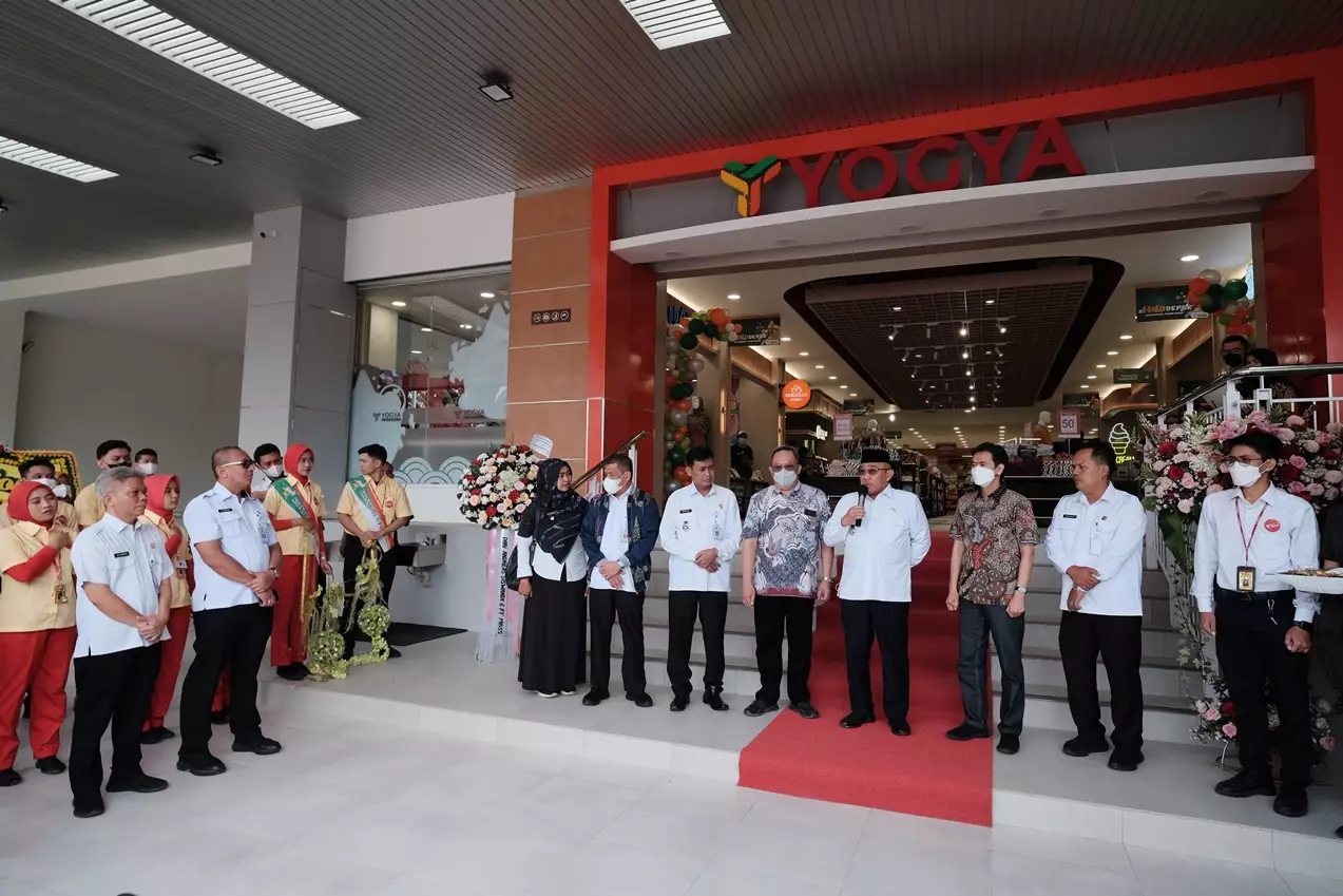 Wali Kota Resmikan Toserba Yogya Depok