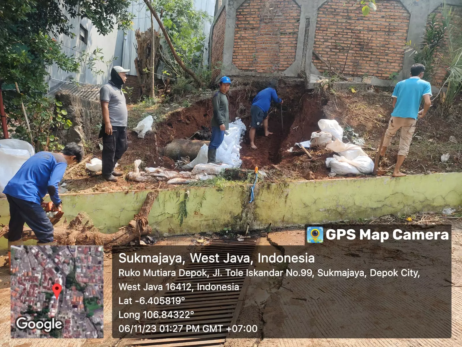 Satgas DPUPR Diterjunkan Tangani Dua Titik Longsor di Perumahan Mutiara Depok