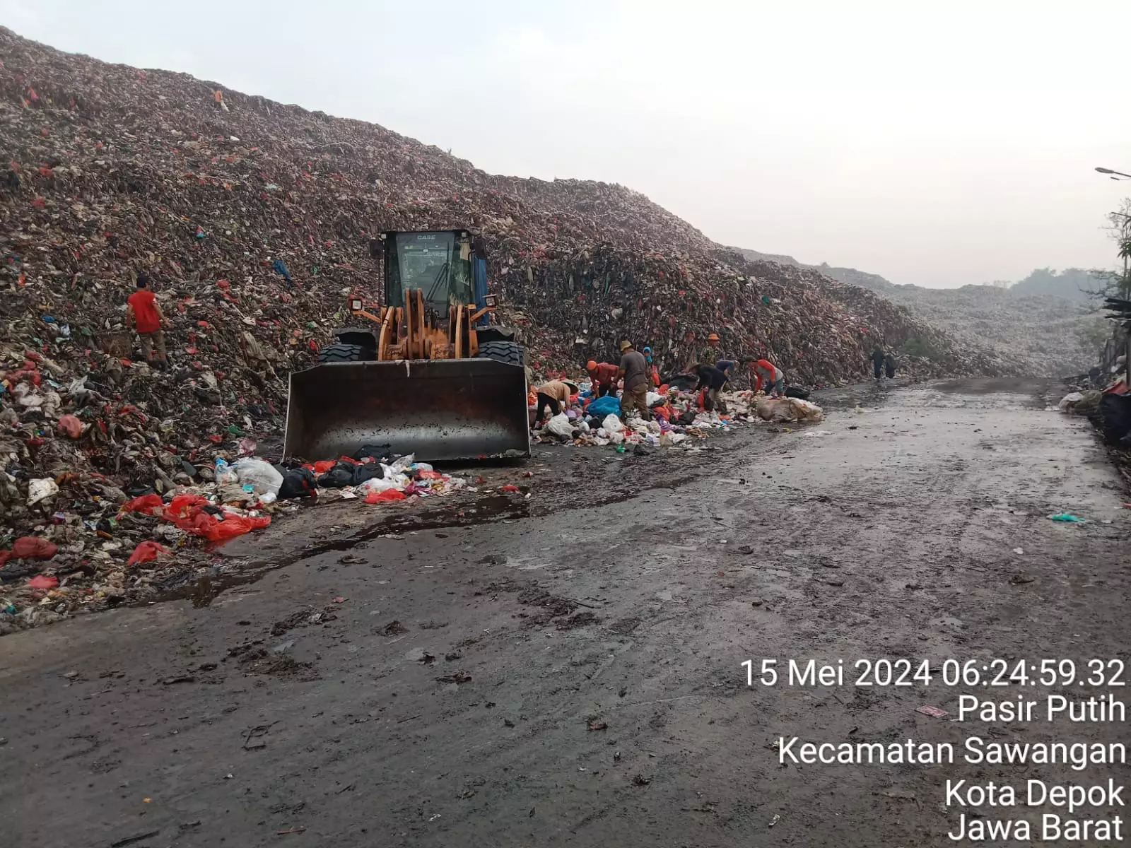 Cara DLHK Depok Tangani Longsoran Sampah di TPA Cipayung