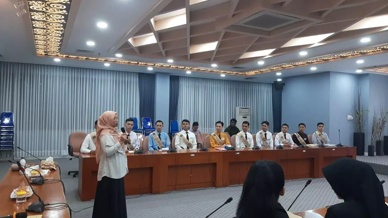Ketua Dekranasda Depok Berikan Pembinaan kepada Finalis Duta Pariwisata dan Ekonomi Kreatif 2024
