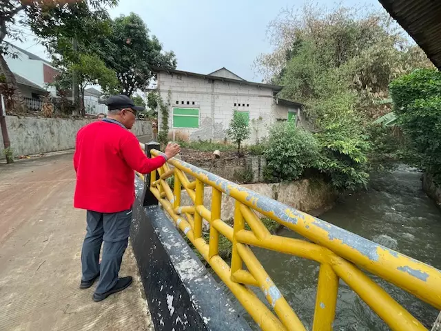 Wali Kota Depok Terjun Langsung Tinjau Lokasi Longsor di RW 13 Kelurahan Cisalak