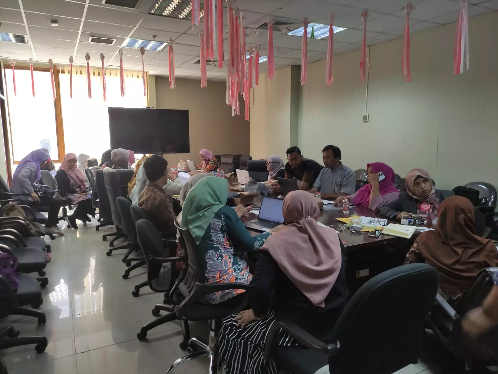 DKP3 Depok dan KKP Fasilitasi Sertifikasi SKP Kepada 17 Pelaku Usaha Pengolahan Ikan