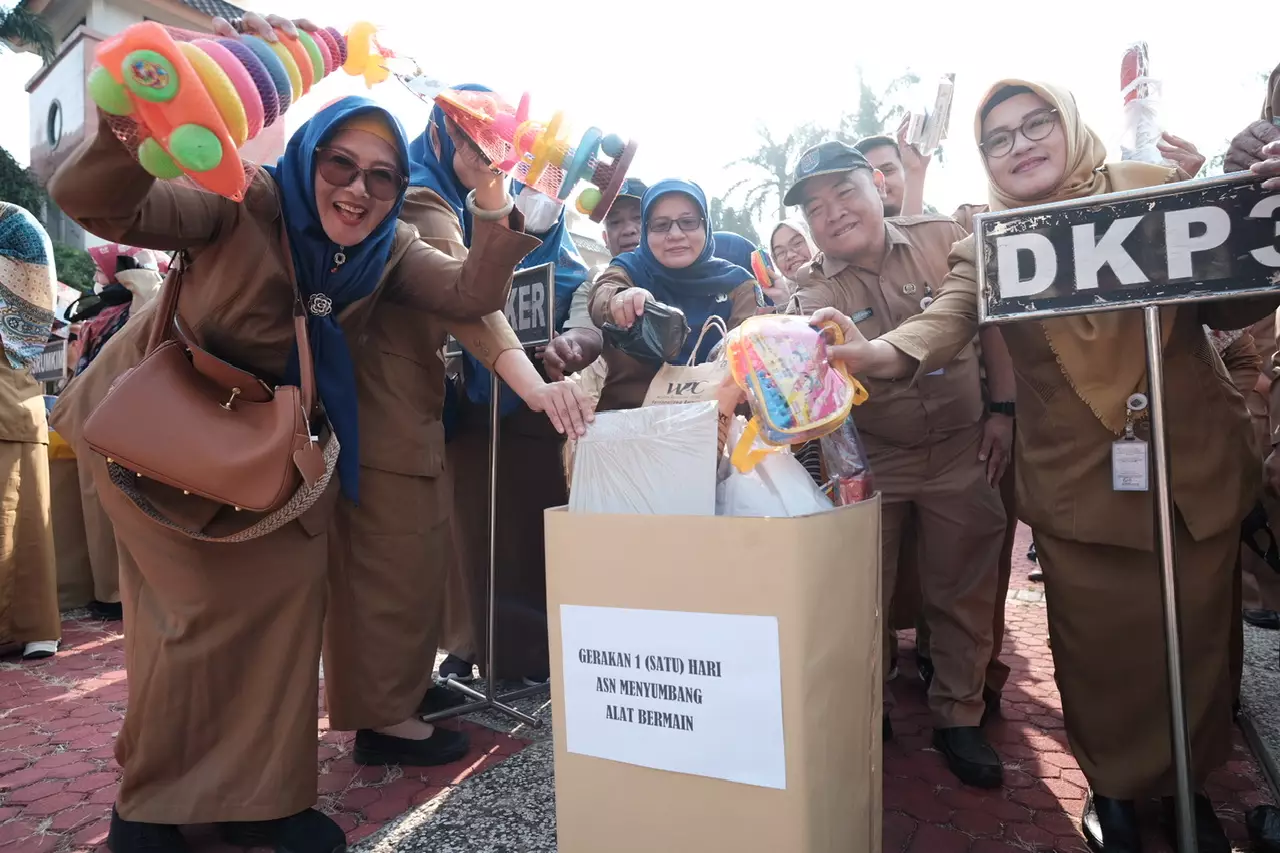 ASN Depok Sumbang Alat Bermain Anak Saat Apel Pagi