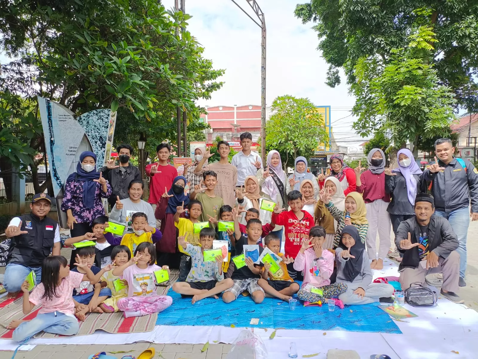 Anak-anak di Sukmajaya Diajak Tumbuhkan Minat Baca dan Cinta Lingkungan