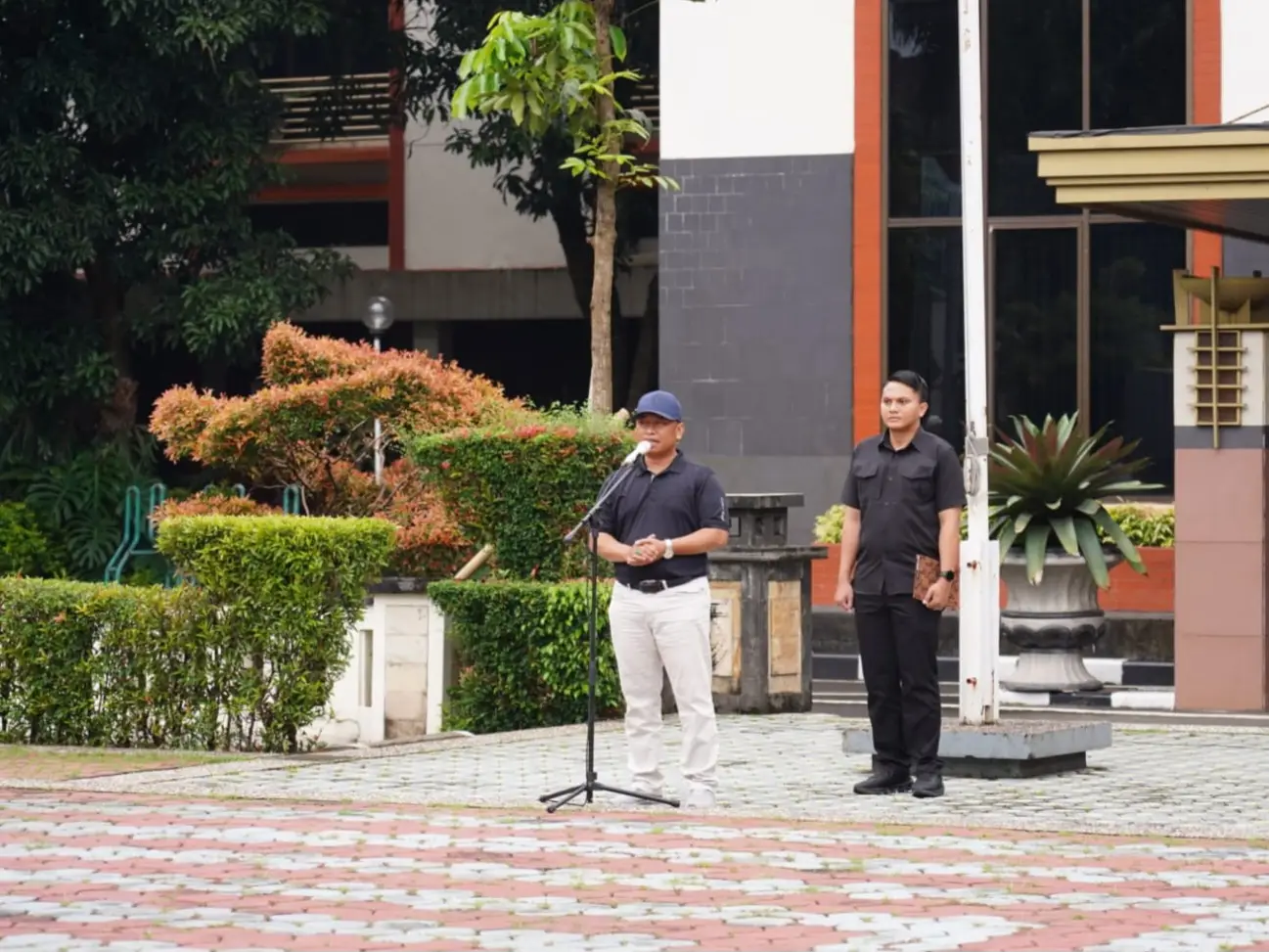 Mau Kerja di Ibis atau Mercure? Pemkot Depok Siap Biayai Pelatihannya!