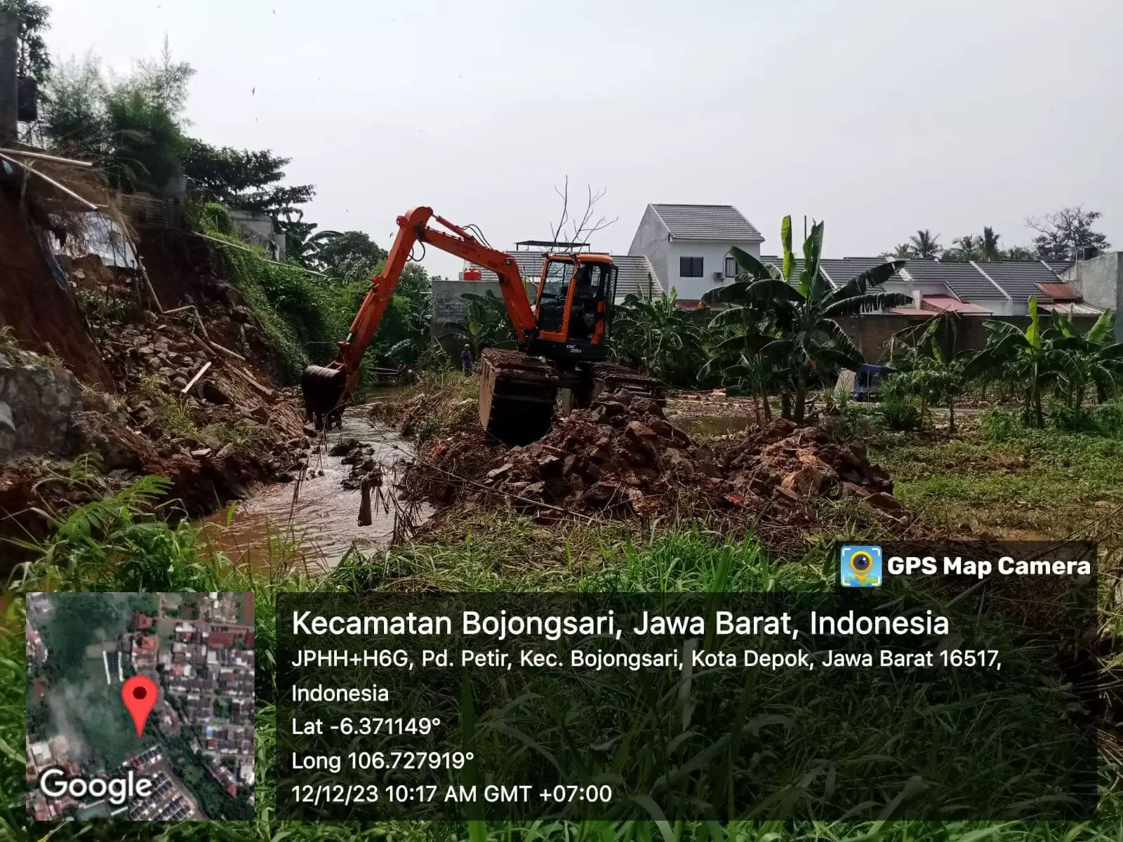 Longsor Turap Kali Ciledug Ditangani dalam Waktu Lima Jam