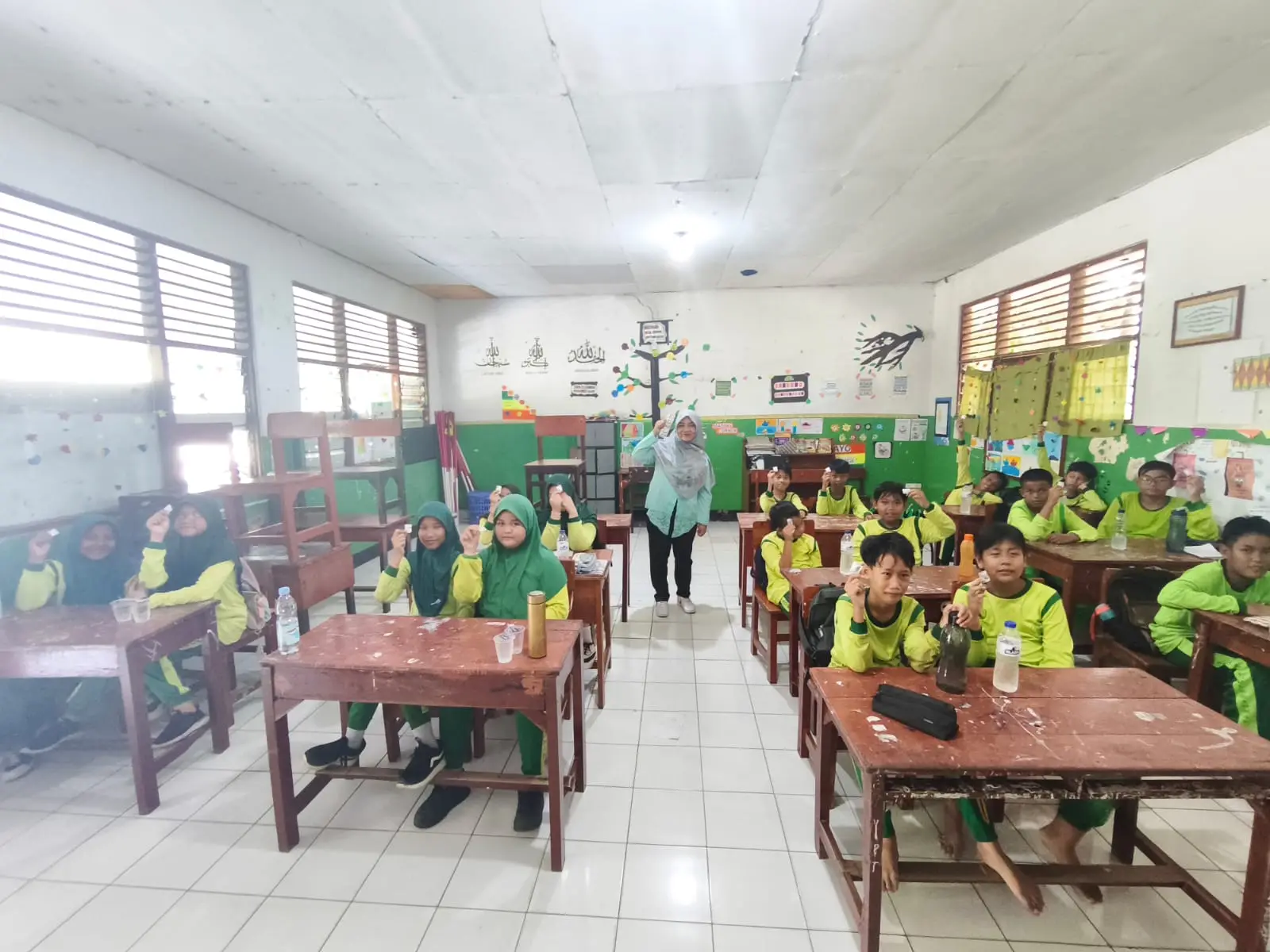 Cegah Cacingan, Ribuan Siswa Jadi Sasaran POPM Puskesmas Beji