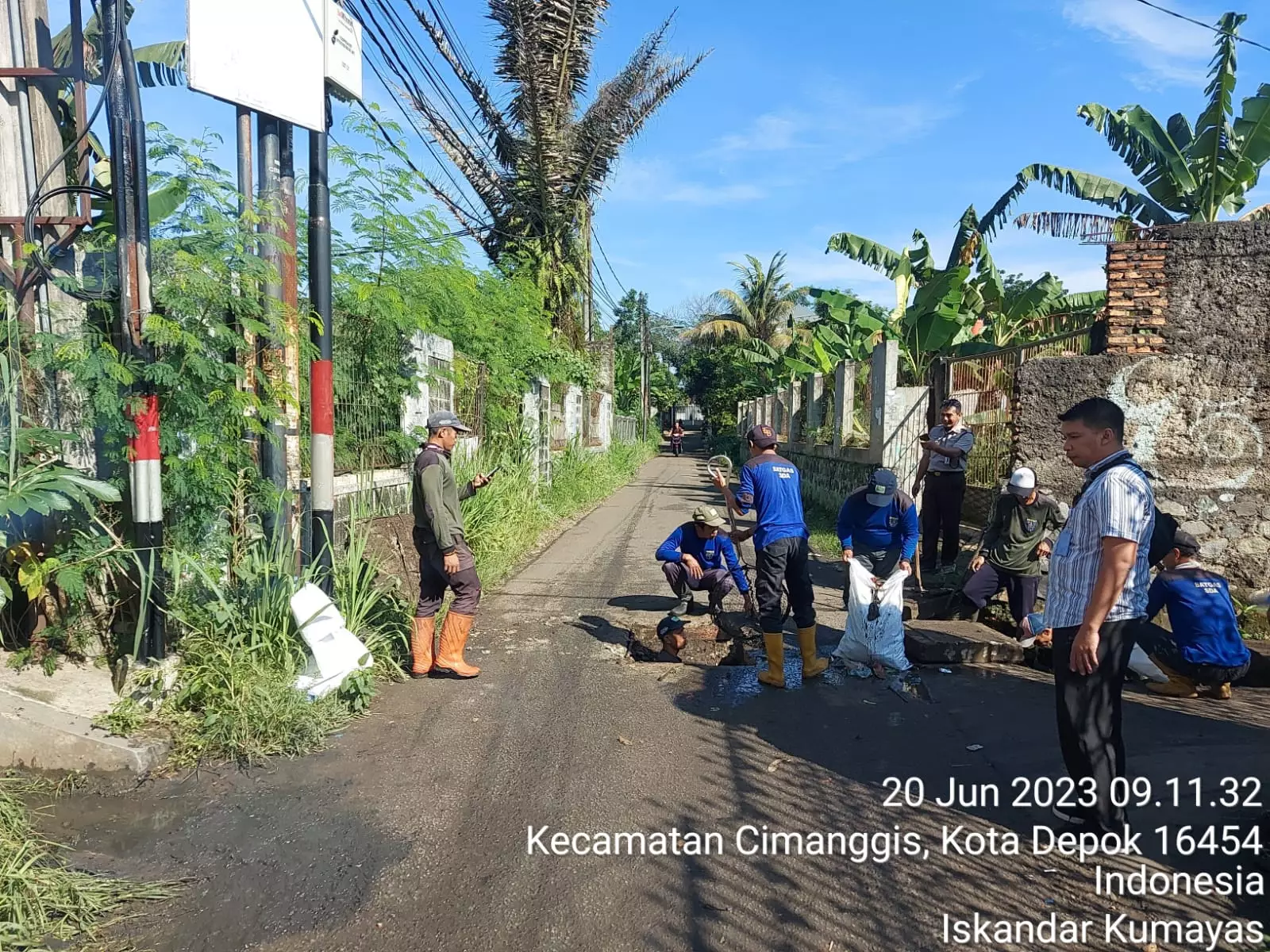 Aliran Air Tersumbat, Drainase di Jalan Telkom Harjamukti Dinormalisasi