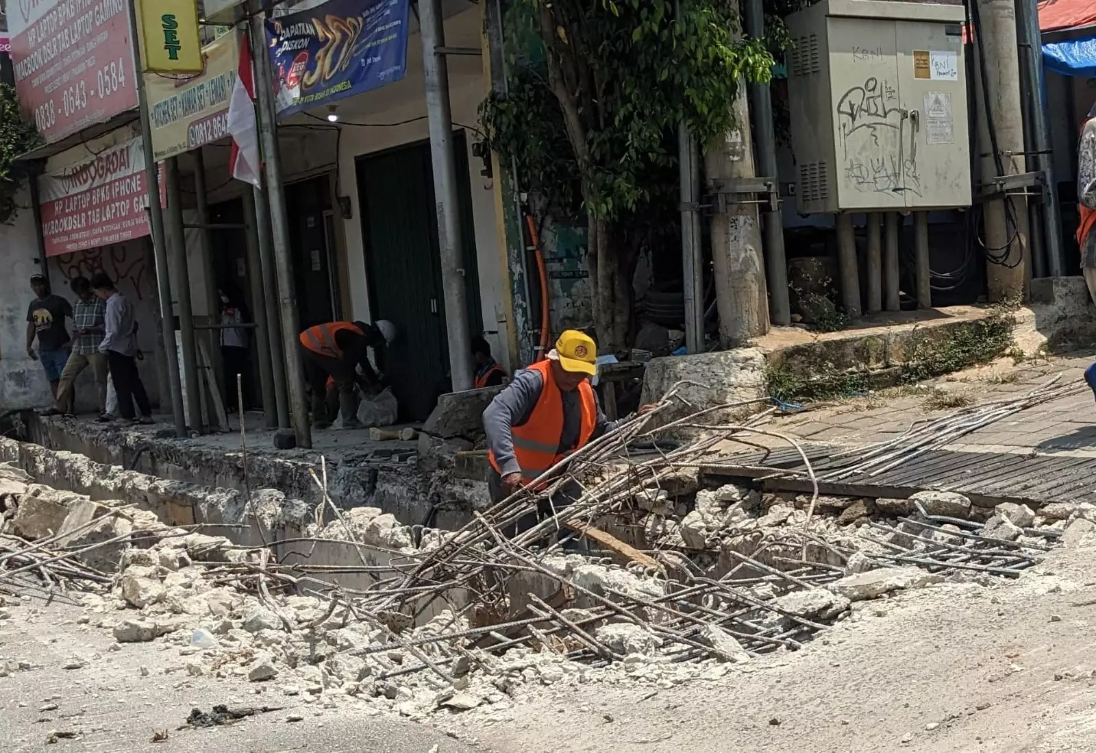 Pemkot Depok Mulai Kerjakan Penataan Trotoar Margonda Raya Lanjutan