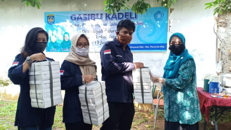PKK Panmas Distribusikan 100 Nasi Box untuk Warga Terdampak Covid-19