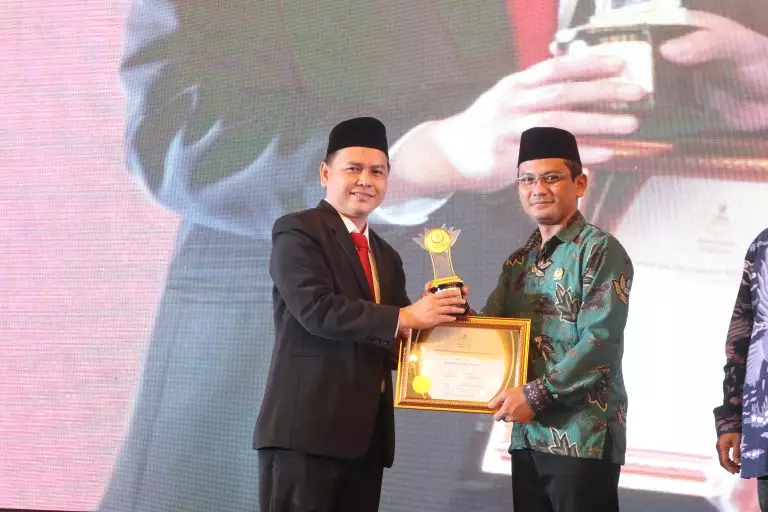 Baznas Depok Raih Penghargaan Inovasi Pendayagunaan Terbaik se-Jabar