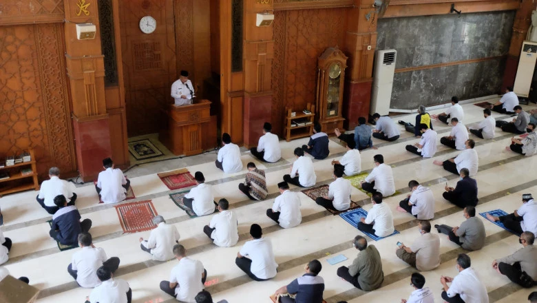 Wali Kota Depok Beri Tausiah Bada Zuhur