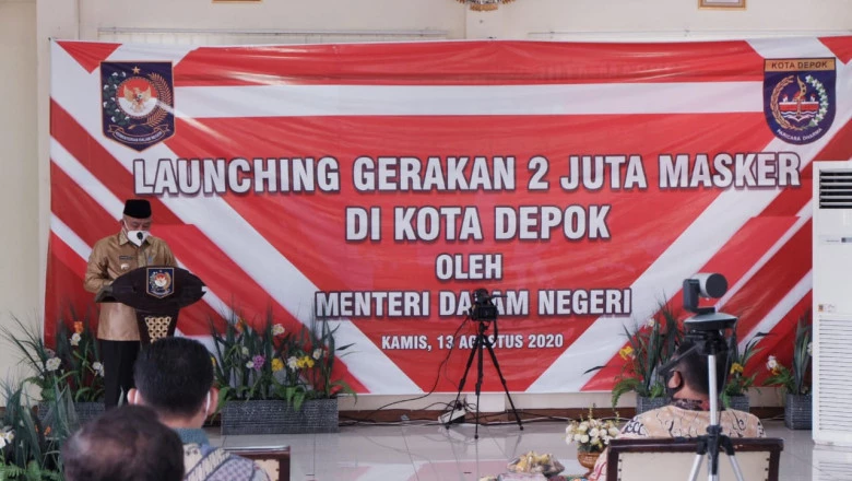 Bersama Wali Kota Depok, Mendagri Launching Gerakan Dua Juta Masker