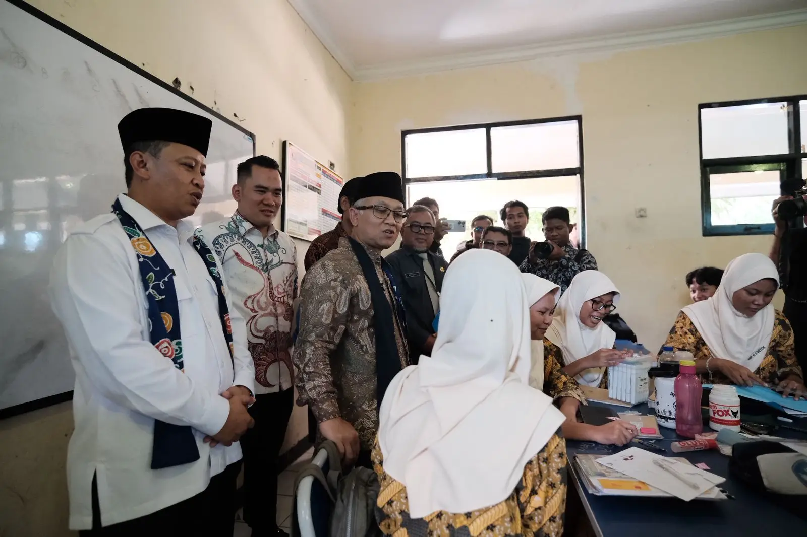 Wamen Dikdasmen Puji SMPN 8 Depok sebagai Percontohan Sekolah Inklusi