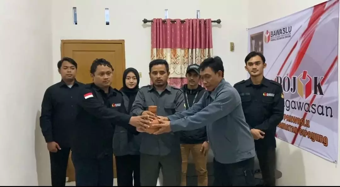 Permudah Informasi Pelanggaran Pilkada, Panwascam Cipayung Hadirkan Pojok Pengawasan