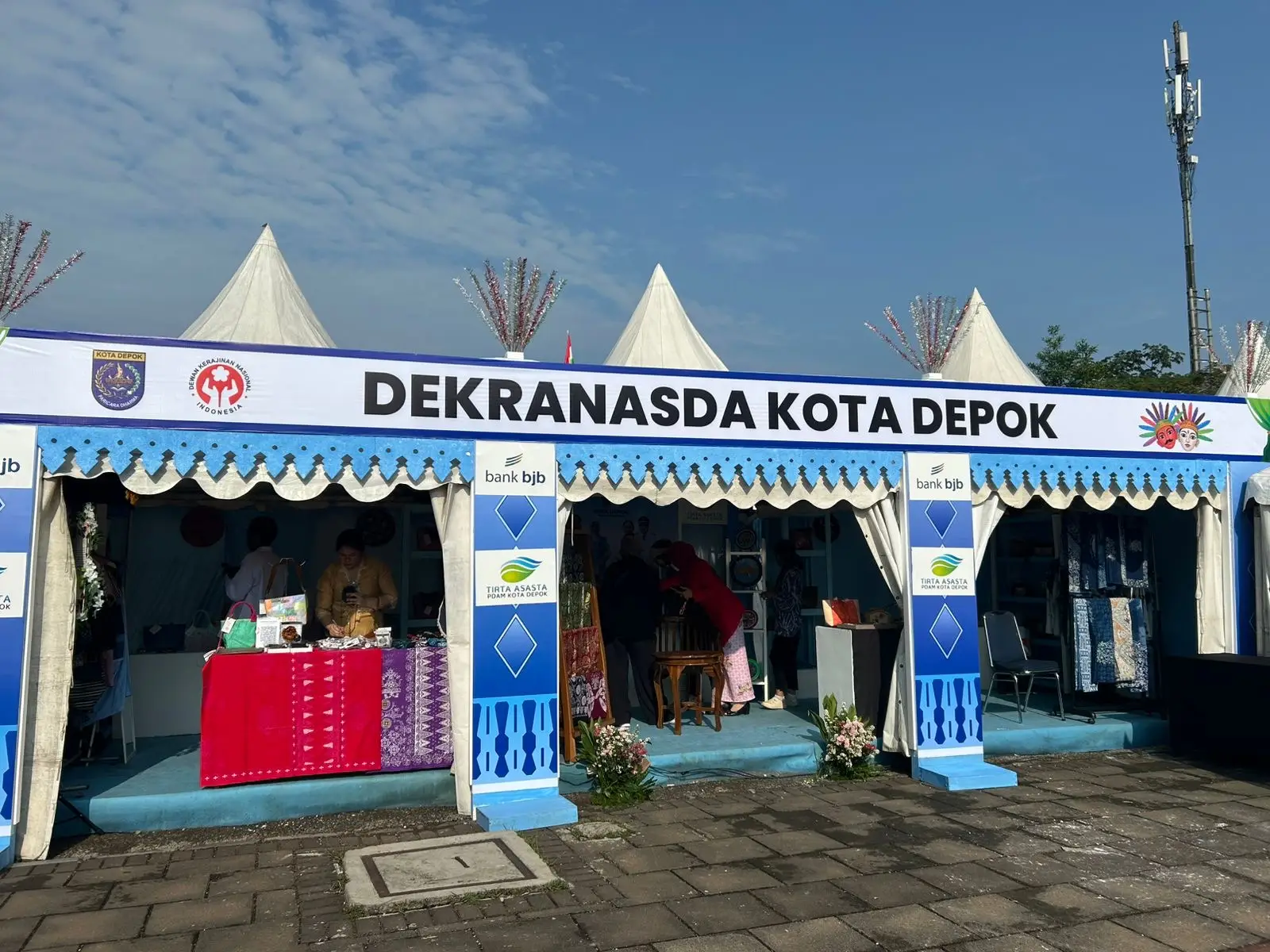 Booth Dekranasda Kota Depok Tampilkan Produk Unggulan di Lebaran Depok 2026