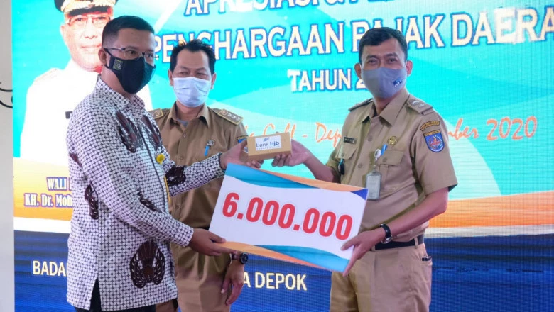 Cisalak Raih Penghargaan Kelurahan Terbaik dengan Perolehan Pajak Tertinggi