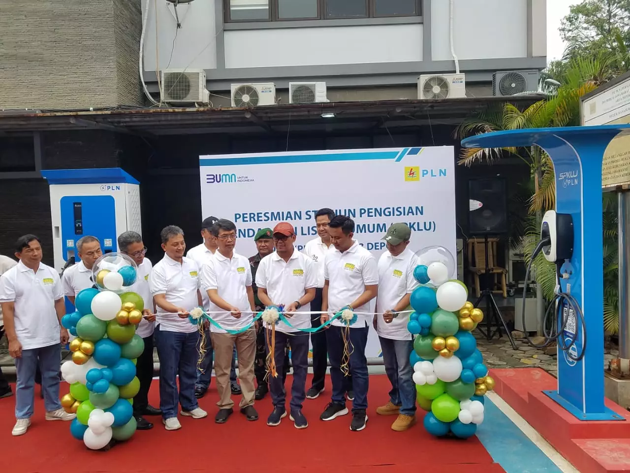 Resmikan SPKLU, Bang Imam Harap Tarik Minat Warga Depok Pakai Kendaraan Listrik