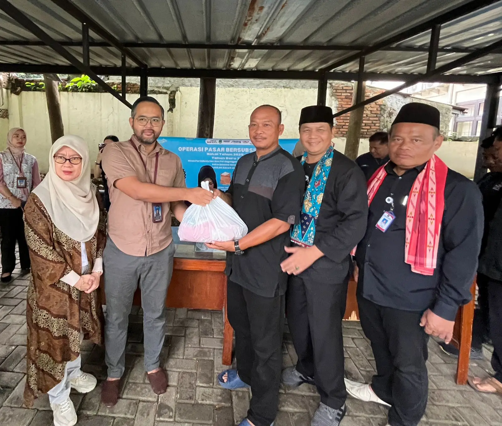 Operasi Pasar Bersubsidi Jabar Bantu Warga Depok Jelang Nataru