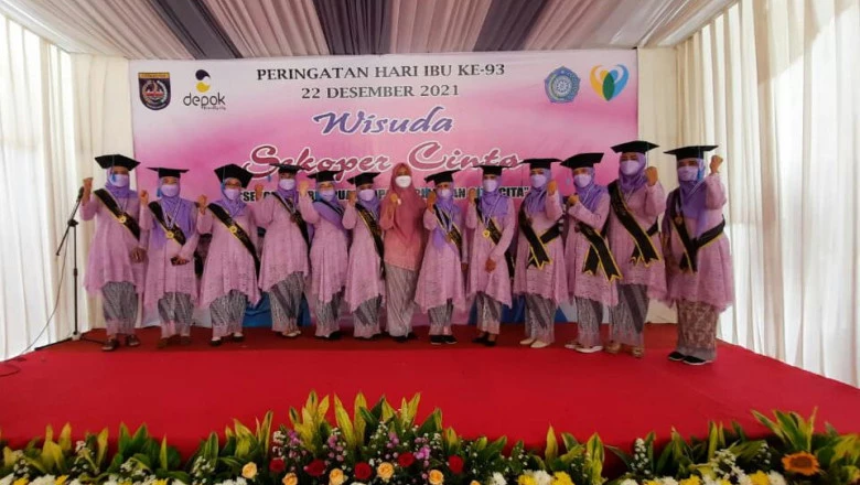 Hari Ibu, Pemkot Depok Wisuda 100 Lulusan Sekoper Cinta 