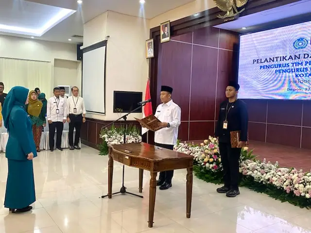 Wali Kota Depok Lantik dan Kukuhkan Pengurus PKK-Dekranasda 2025-2030, Tekankan Kekompakan