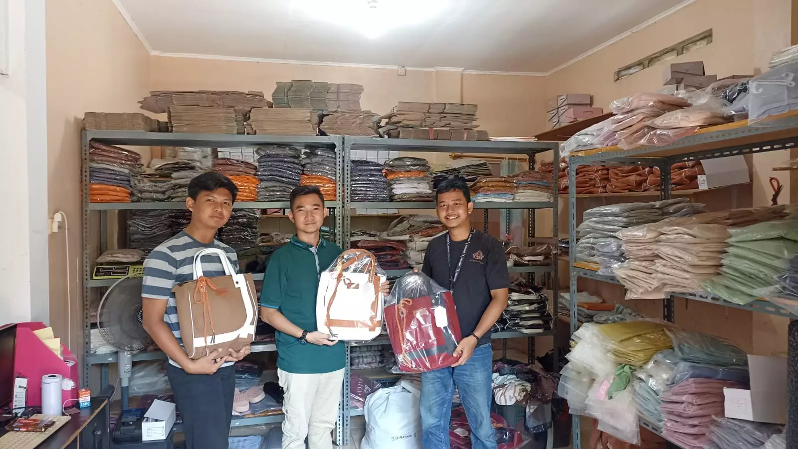 IKM Asal Kecamatan Sawangan Serap Warga Sekitar Jadi Pekerja