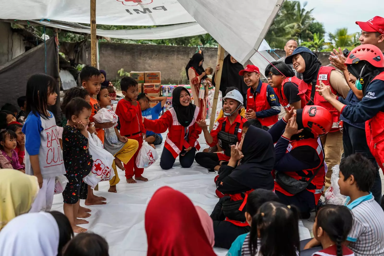 Hibur Anak-anak Korban Gempa, PMI Depok Adakan Kegiatan Pemulihan Pasca Bencana