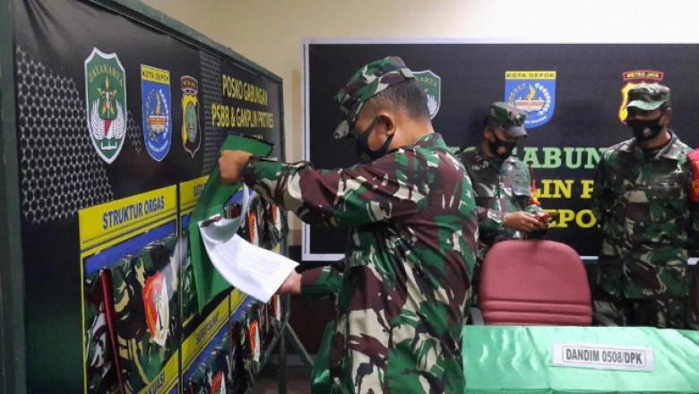 Staf Ahli Pangdam Jaya Cek Protokol Kesehatan di Stasiun Depok Baru 