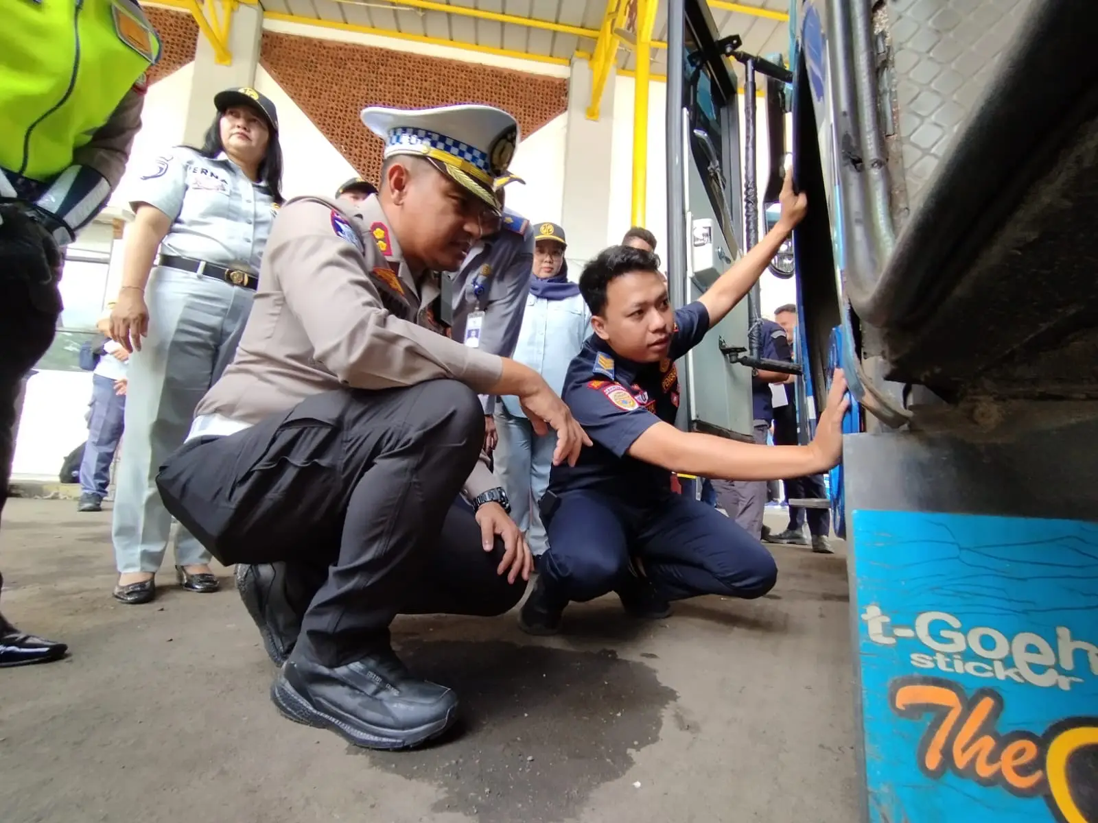 Ramp Check di Terminal Jatijajar Jelang Arus Mudik: Sistem Rem Bus Jadi Fokus