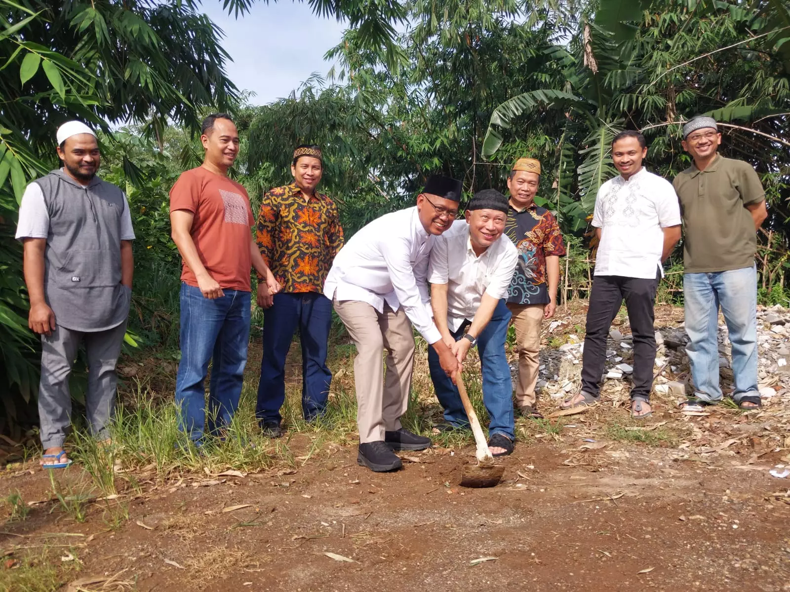 Perkuat Sinergitas, Wakil Wali Kota Lakukan Groundbreaking Taman Pemakaman Khusus Muslim Bella Casa