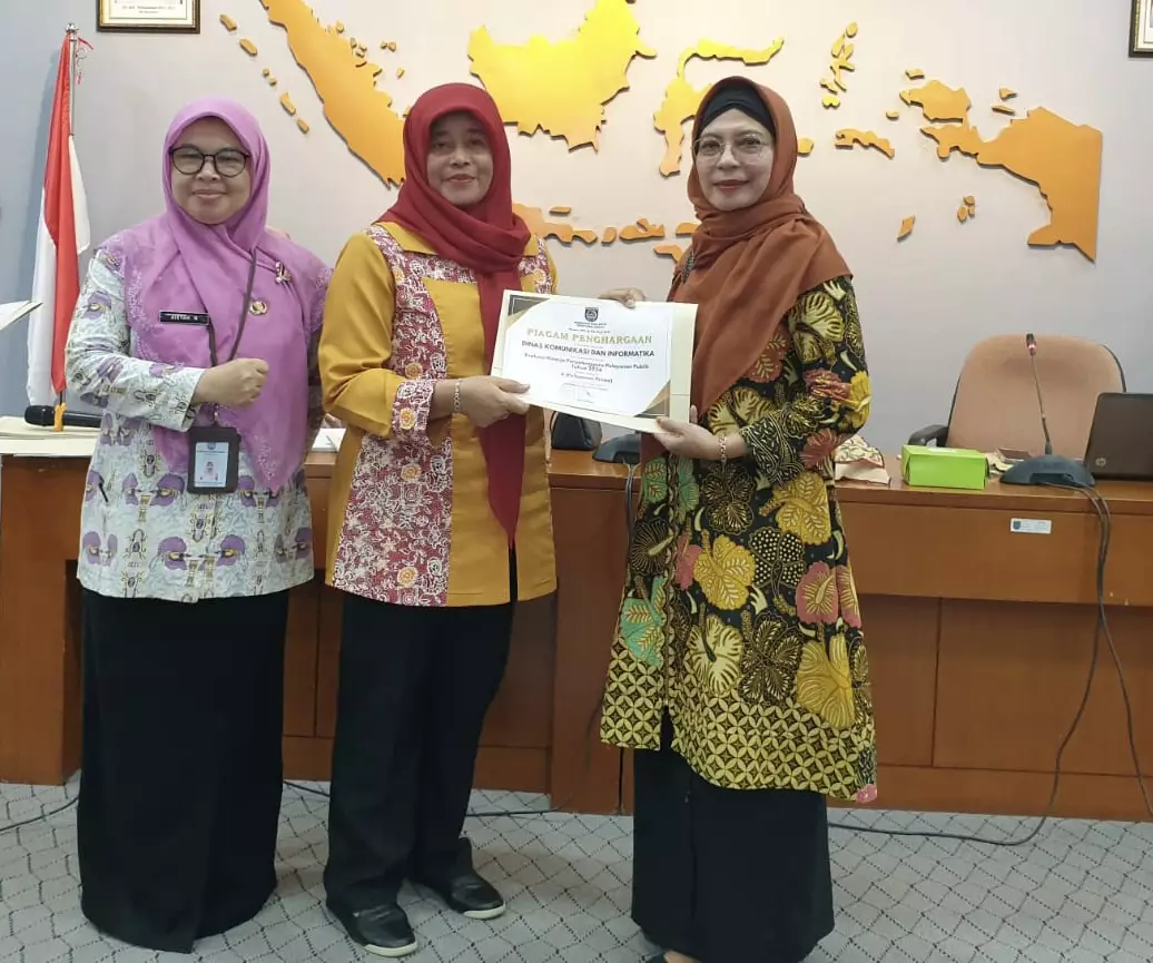 Diskominfo Depok Raih Penghargaan Evaluasi Kinerja Pelayanan Publik 2024 Kategori A