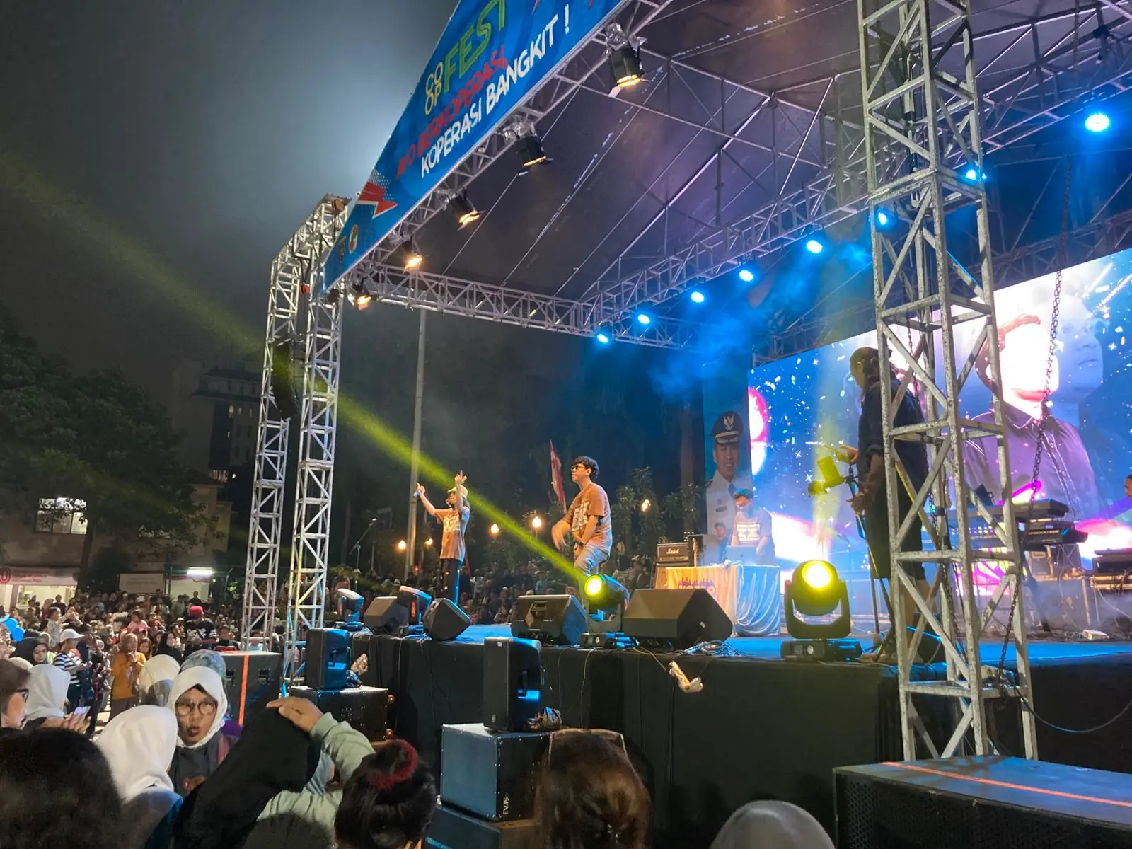 Parade Band Sampai Stand Up Comedy Meriahkan Malam Puncak HUT ke-80 RI di DOS