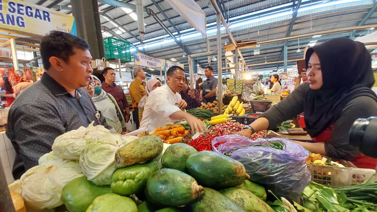 Jelang Ramadan, Harga dan Stok Kebutuhan Pokok di Pasar Sukatani Aman