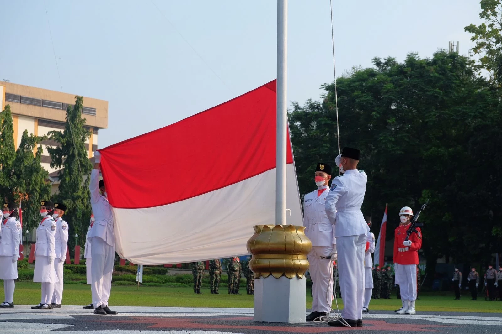 Upacara Pengibaran Bendera Merah Putih Dalam Rangka HUT Ke-77 Kemerdekaan RI