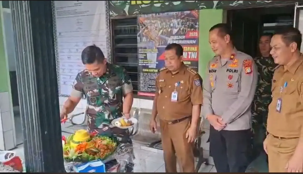 Koramil 05/Sawangan Dapat Kejutan Spesial dari Kapolsek dan Camat di HUT ke-80 TNI