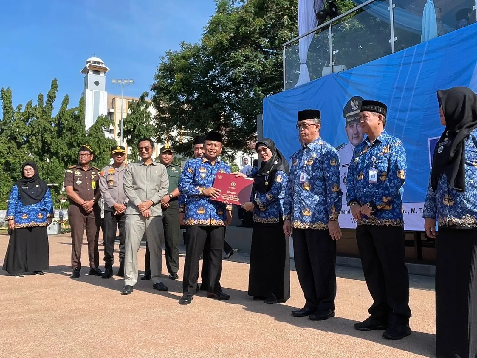195 PNS Pemkot Depok Terima Penghargaan Satyalancana Karya Satya dari Presiden Prabowo
