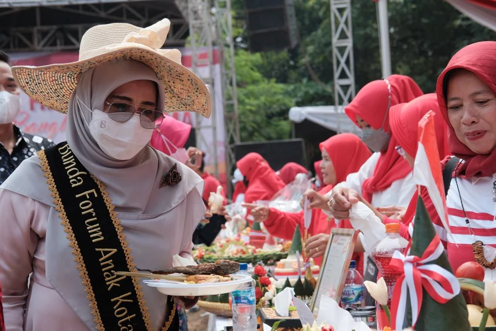 Meriahkan HUT ke-77 RI, Kelurahan Harjamukti Gelar Lomba Tumpeng