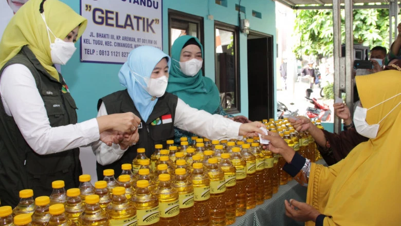 Jaber Depok Distribusikan 1.000 Liter Migora Bagi Warga Prasejahtera di Tugu   