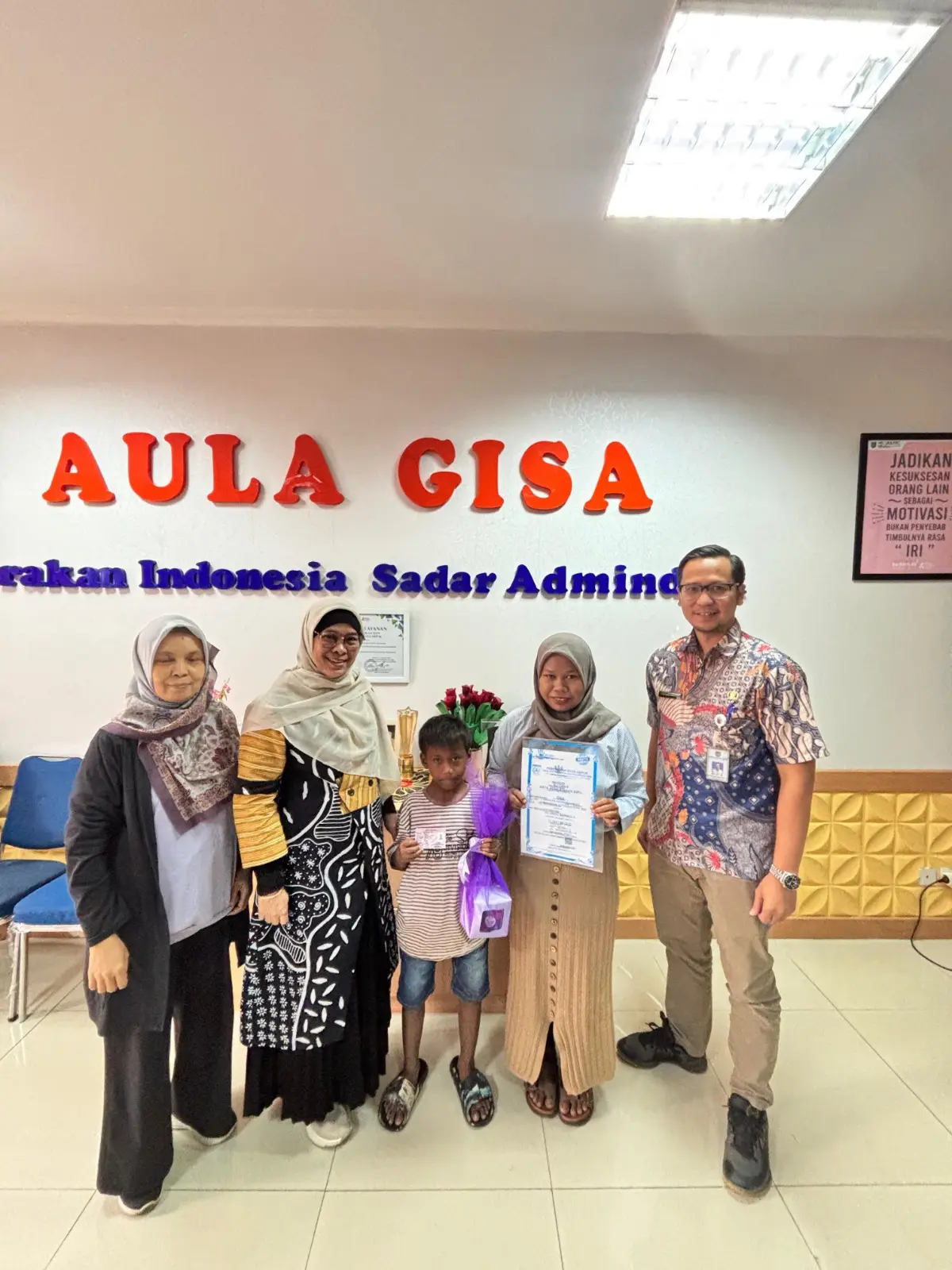 Kisah Reza Mulyadi Berakhir Manis, Kini Miliki Dokumen Kependudukan dan Bisa Bersekolah