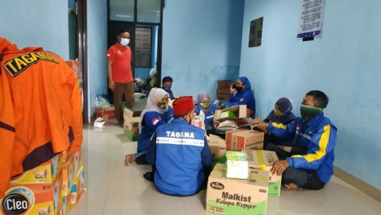 Tagana Depok Kirim Logistik untuk Korban Banjir di Pasir Putih