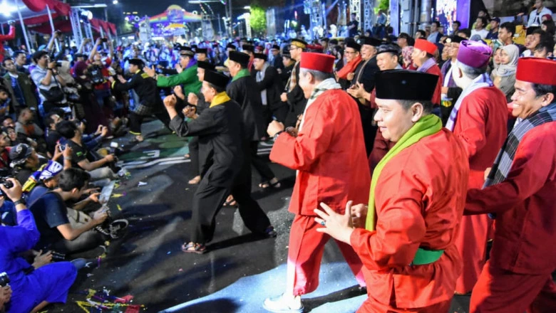 Pawai Budaya Apeksi, Pemkot Depok Suguhkan Pencak Silat Massal